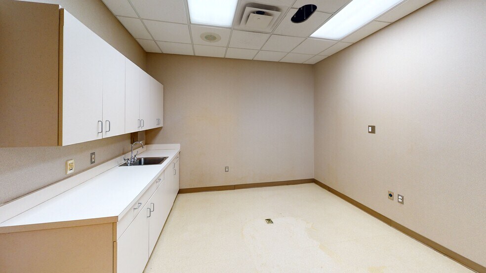 More Photos Of 203 Mocksville Ave, Salisbury Medical For Lease