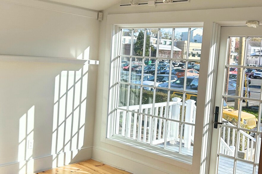 More Photos Of 23 Bridge St, Sag Harbor Freestanding For Sale