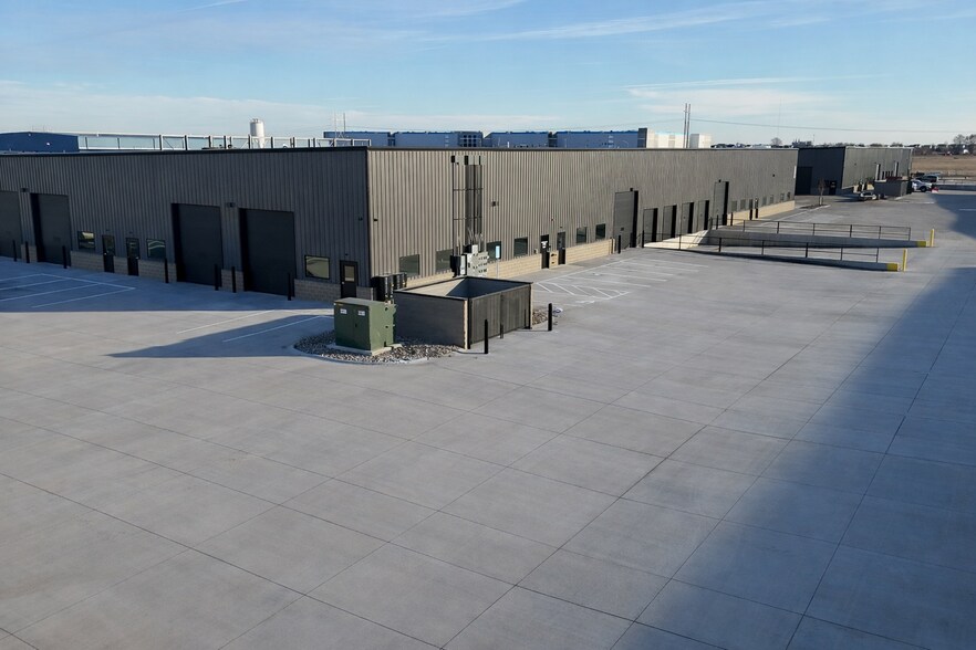Primary Photo Of 2201 Shiloh Rose Pky SW, Bondurant Showroom For Lease