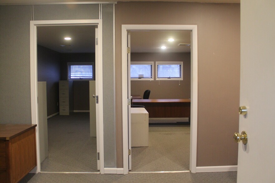 More Photos Of 87 S Main St, Newtown Office For Sale