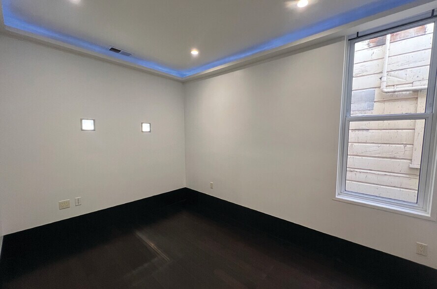 More Photos Of 506-508 14th St, San Francisco Storefront Retail Residential For Lease