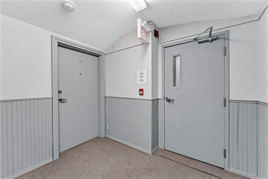 More Photos Of 109 Division St N, Kingsville Apartments For Sale