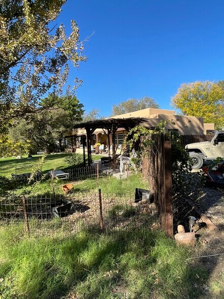 More Photos Of 1804 E College Blvd, Roswell General Retail For Sale