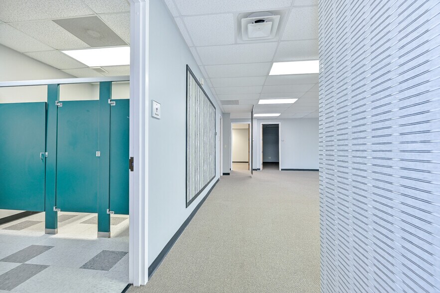 More Photos Of 3100 Breckinridge Blvd, Duluth Unknown For Lease