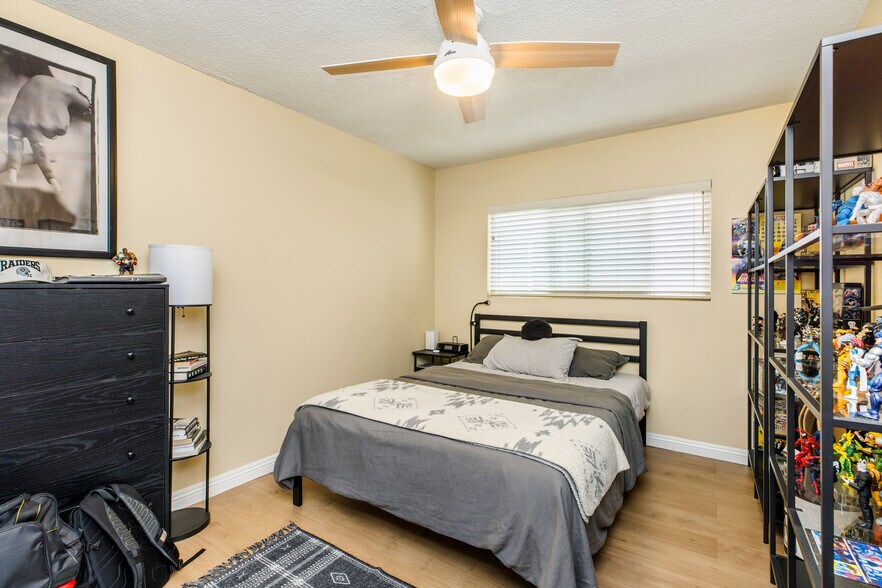 More Photos Of 1021 W 14th St, San Pedro Apartments For Sale