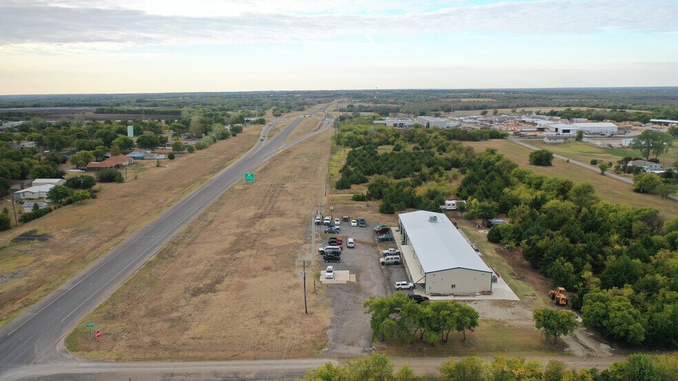 More Photos Of 902 Elliott Rd, Sherman Industrial For Lease