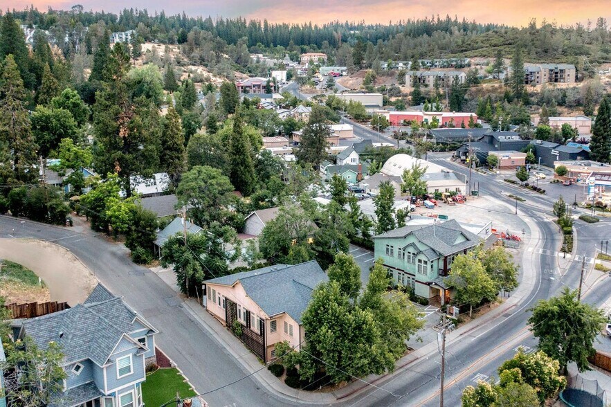 More Photos Of 406-412 E Main St, Grass Valley Office For Lease