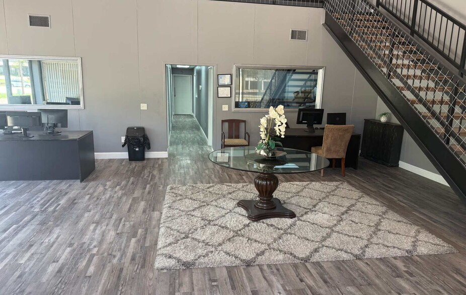 More Photos Of 16304 Midway Rd, Addison Service For Sale