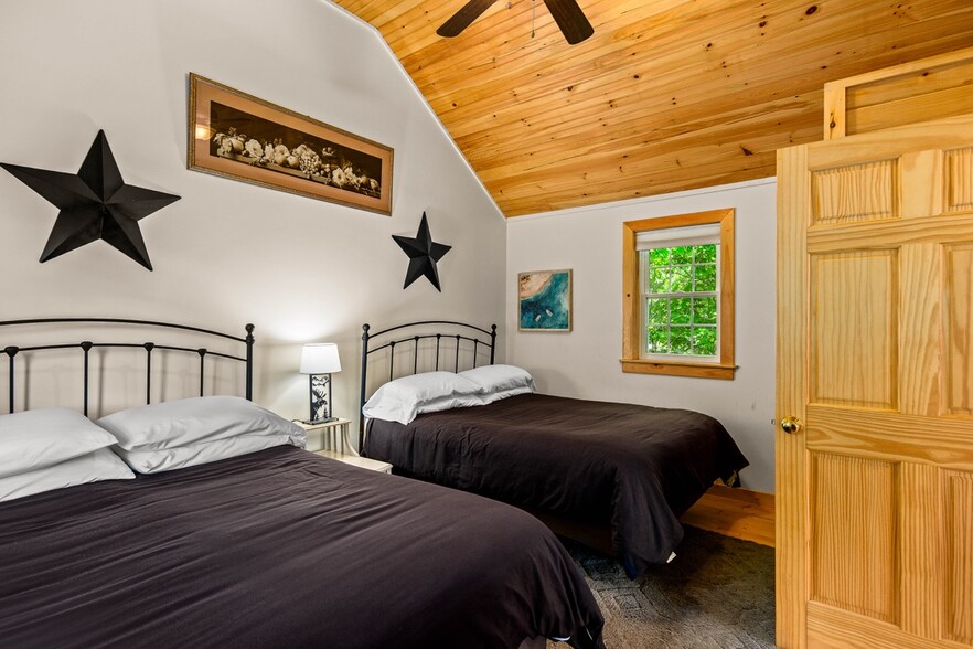 More Photos Of 2076 Atlantic Hwy, Lincolnville Hotel For Sale