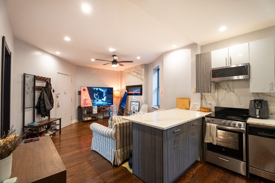 More Photos Of 950-952 Bergen St, Brooklyn Apartments For Sale