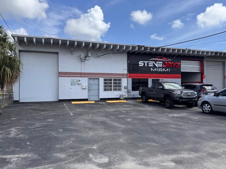 More Photos Of NE -, North Miami Warehouse For Lease