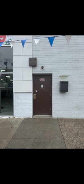 More Photos Of 3632 Kingsbridge Ave, Bronx Storefront For Lease