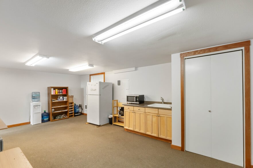 More Photos Of 3108 S Union Ave, Tacoma Office For Sale