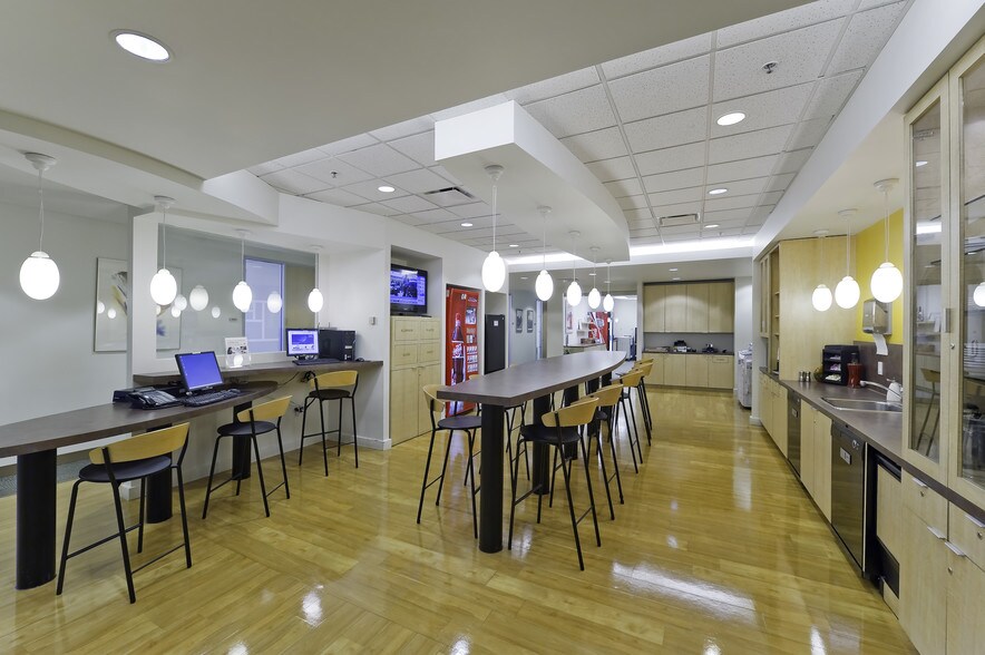 More Photos Of 888 3rd St SW, Calgary Coworking Space
