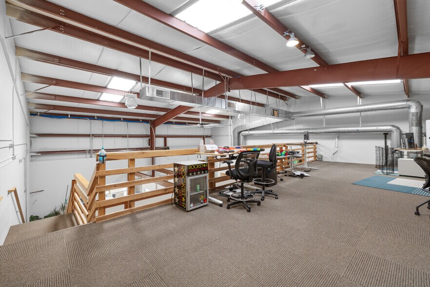 More Photos Of 385-389 Williamson Way, Ashland Flex For Sale