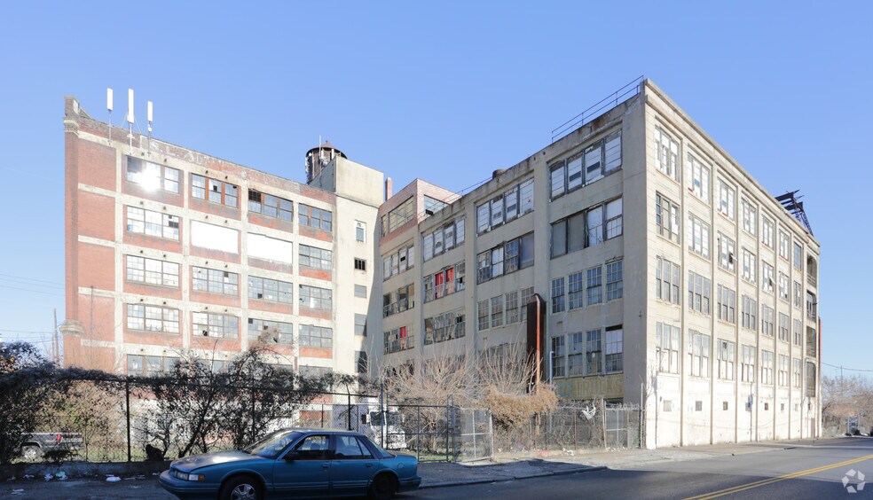 More Photos Of 459 W Glenwood Ave, Philadelphia Manufacturing For Sale