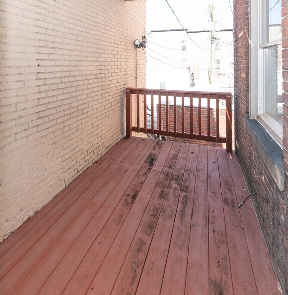 More Photos Of 2100-2102 Maryland Ave, Baltimore Apartments For Sale