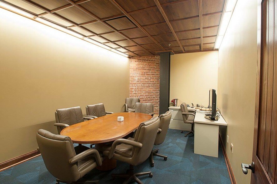 More Photos Of 2515 Liberty Ave, Pittsburgh Medical For Lease