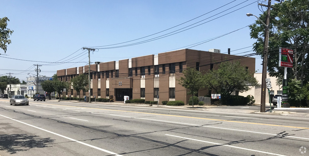 Primary Photo Of 22 Jericho Tpke, Mineola Office For Lease