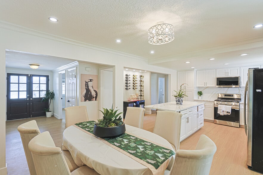 More Photos Of 17819 Bay St, Fountain Valley Specialty For Sale