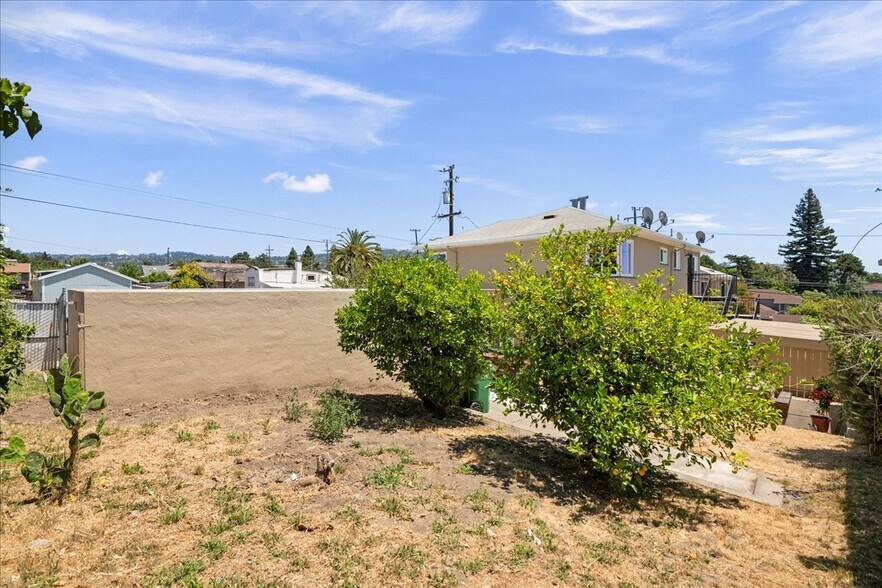 More Photos Of 2231 E 28th St, Oakland Apartments For Sale