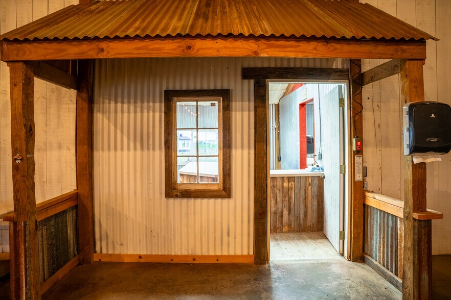 More Photos Of 1002 Old 66 Rd, Hydro Land For Sale