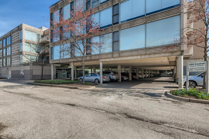 More Photos Of 1100 Central Ave, Wilmette Apartments For Lease