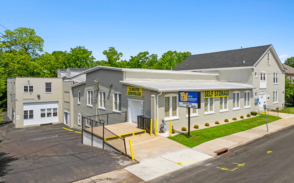 More Photos Of 113 E Chestnut St, Souderton Self Storage For Sale