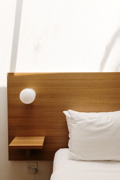 More Photos Of 220 W Manhattan Ave, Santa Fe Hotel For Sale