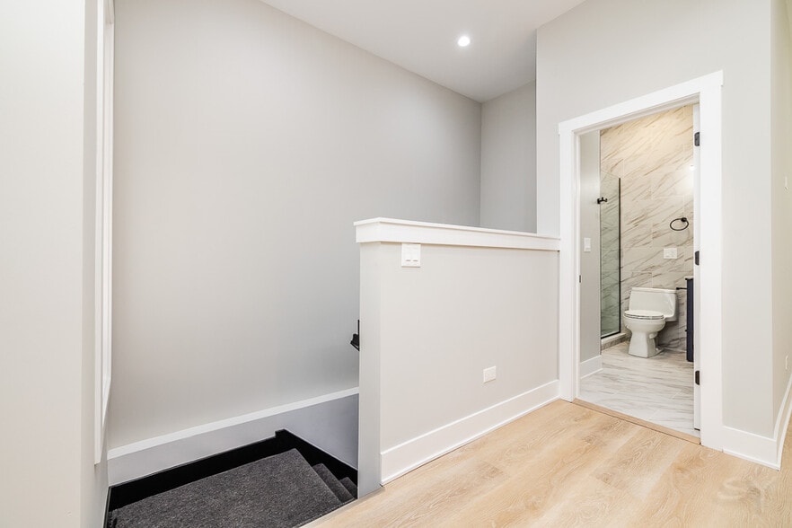 More Photos Of 3039 W 19th St, Chicago Apartments For Sale
