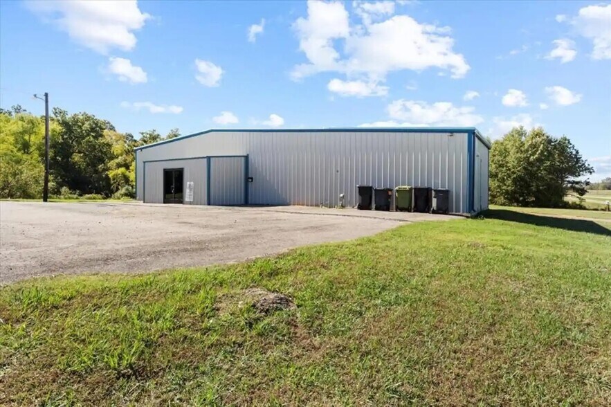 More Photos Of 401 I-30, Winfield Warehouse For Sale