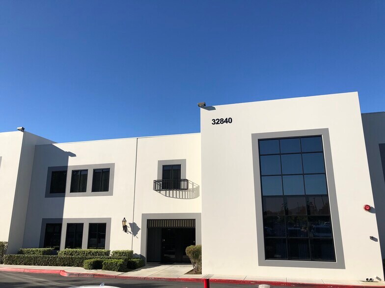More Photos Of Temecula Parkway, Temecula Light Distribution For Lease