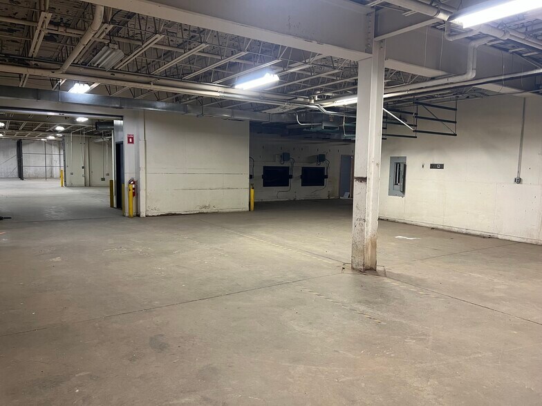 More Photos Of 3 Fergueson Dr, Parkersburg Warehouse For Lease