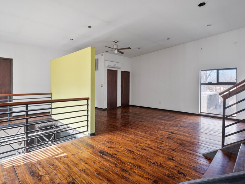 More Photos Of 33 Ne 7th St, Oklahoma City Office For Sale