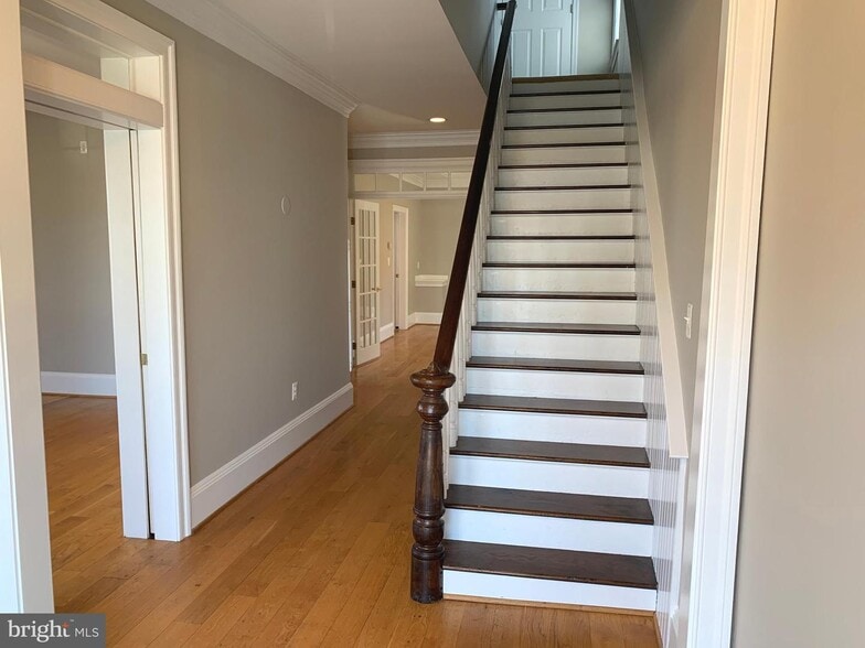 More Photos Of 170 W Main St, Purcellville Office Residential For Lease