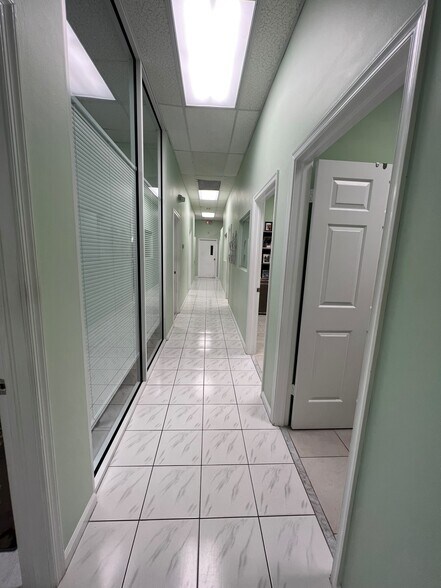 More Photos Of 880 Jupiter Park Dr, Jupiter Light Manufacturing For Sale