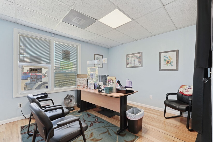 More Photos Of 304 W Harding Way, Stockton Office For Sale