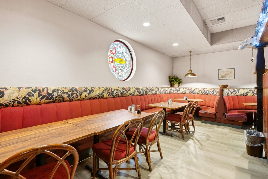 More Photos Of 9 S 1st St, Yakima Restaurant For Sale