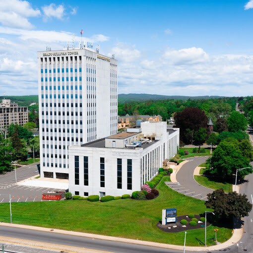 More Photos Of 1750 Elm St, Manchester Medical For Lease