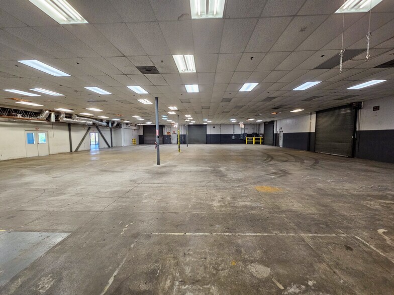 More Photos Of 1328 Scott St, Petaluma Warehouse For Lease