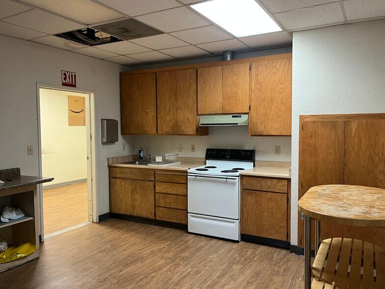 More Photos Of 3121 Broadway, Sacramento Storefront Retail Residential For Sale