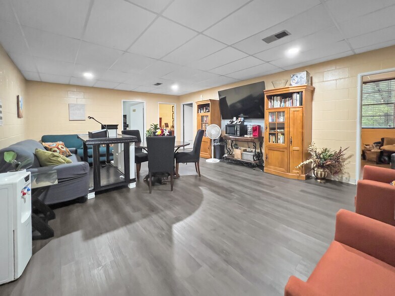 More Photos Of 6001 Buena Vista Rd, Columbus Religious Facility For Sale