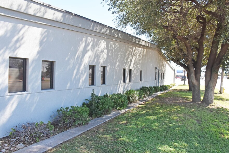 More Photos Of 5308 Andrews Hwy, Odessa Light Manufacturing For Sale