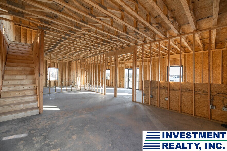 More Photos Of 405 Matlock Dr, Saint James Industrial For Lease