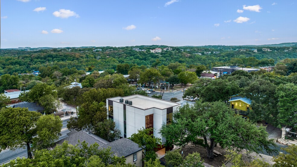 More Photos Of 2208 Lake Austin Blvd, Austin Office Residential For Sale