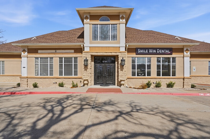 Primary Photo Of 1650 W Northwest Hwy, Grapevine Medical For Lease