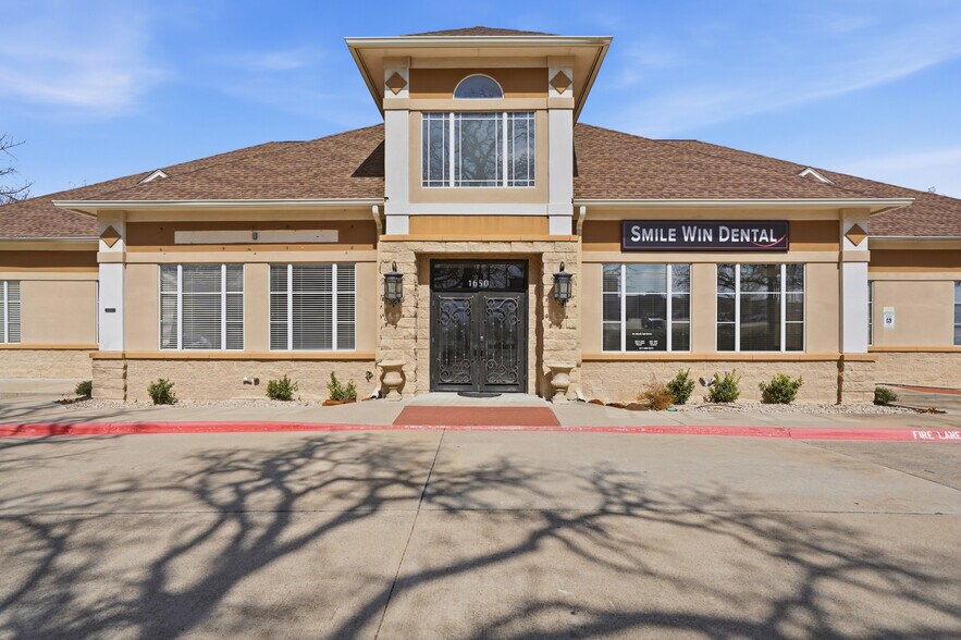 Primary Photo Of 1650 W Northwest Hwy, Grapevine Medical For Lease