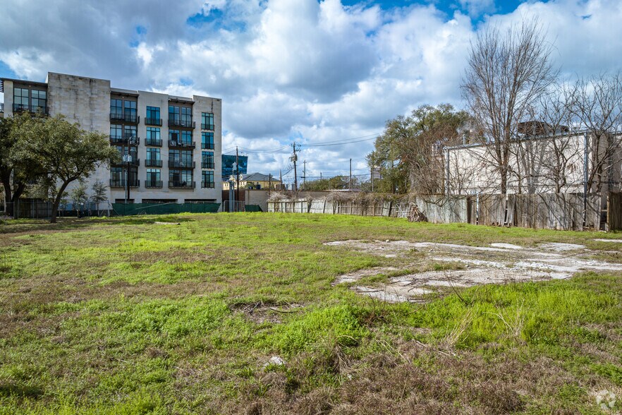 More Photos Of 4802 Caroline St, Houston Land For Sale