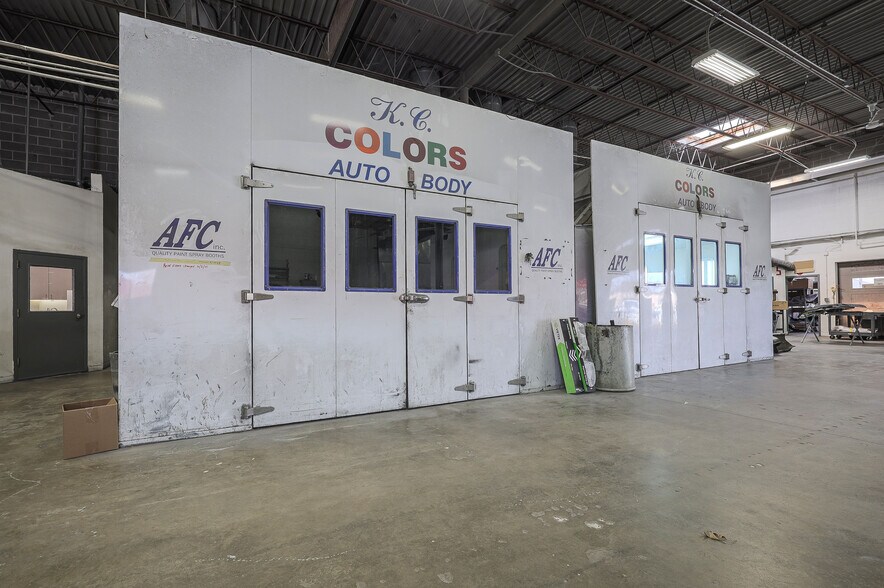 More Photos Of 2005-2007 W 103rd Ter, Leawood Service For Sale