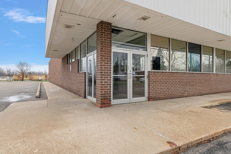 More Photos Of 10767 E Carson City Rd, Carson City Drugstore For Lease